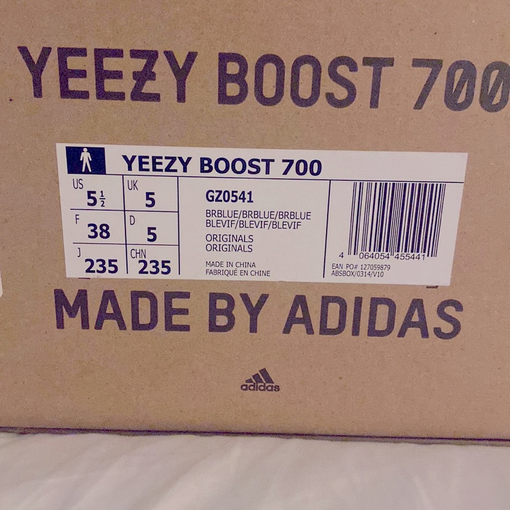 Yeezy boost 700 bright blue - Picture 3 of 4